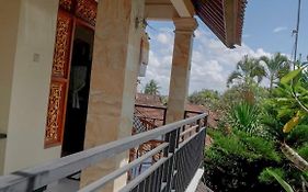 Arya Homestay